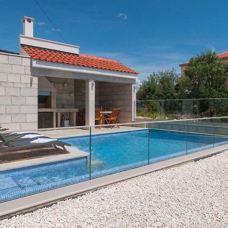 Beautiful Apartment With Private Pool Trogir Bagian luar foto