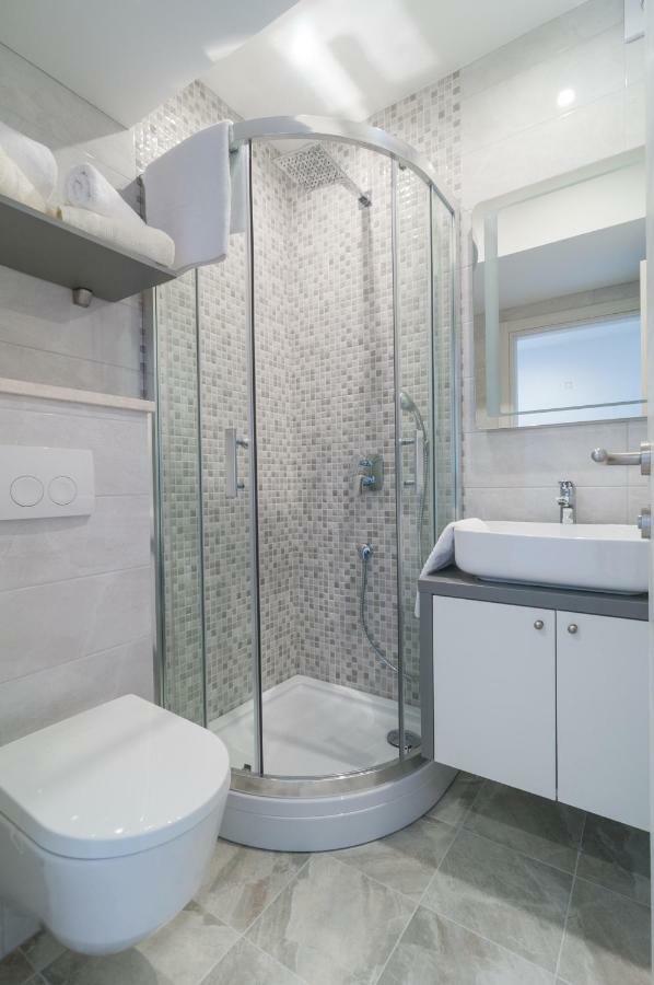 Beautiful Apartment With Private Pool Trogir Bagian luar foto