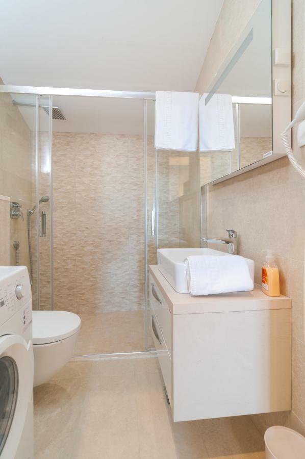 Beautiful Apartment With Private Pool Trogir Bagian luar foto